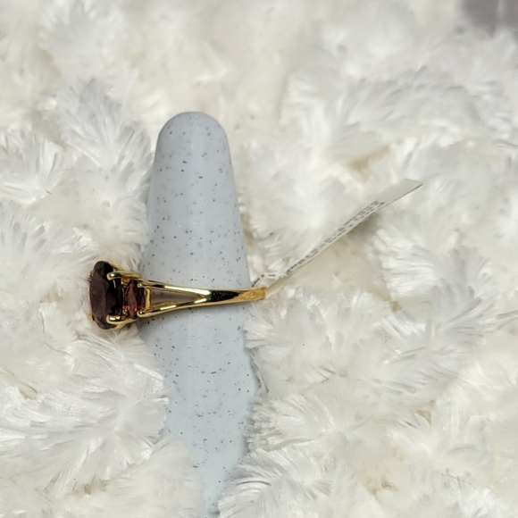 10K Yellow Gold 3 Stone Garnet Ring - Picture 6 of 10